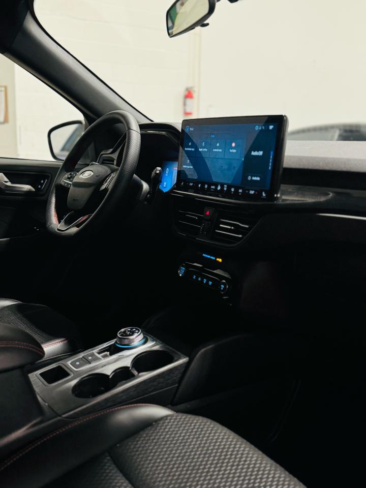 2025 Ford Escape ST-Line - Photo #24