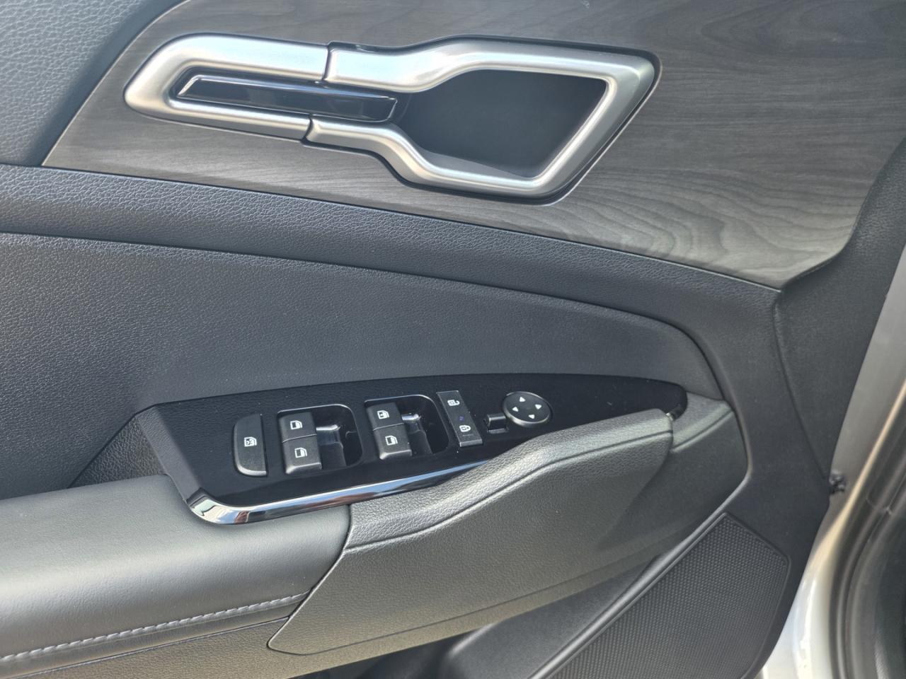 2024 Kia Sportage X-Line AWD , One Owner - Photo #12