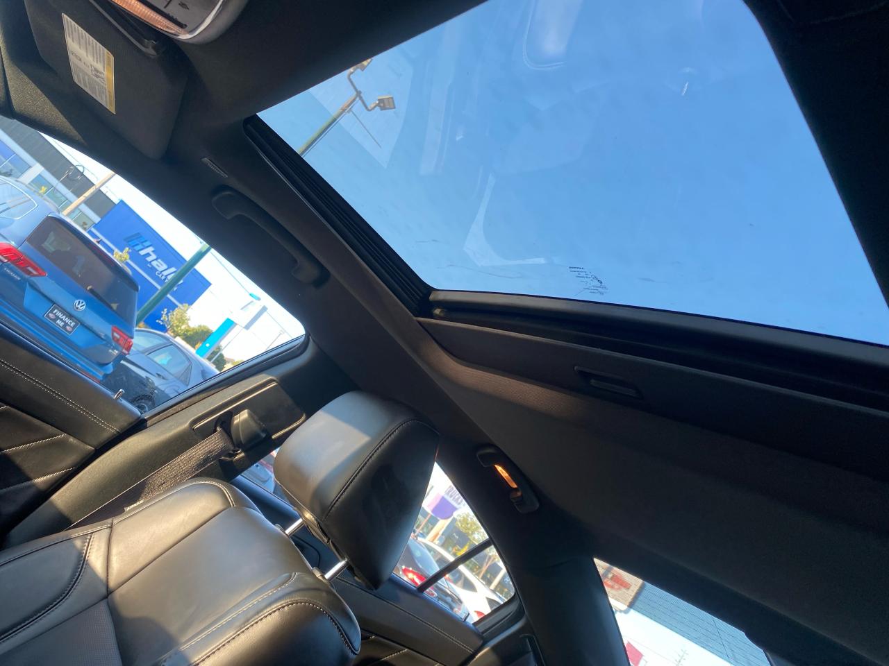 2023 Dodge Charger SXT AWD - Photo #5