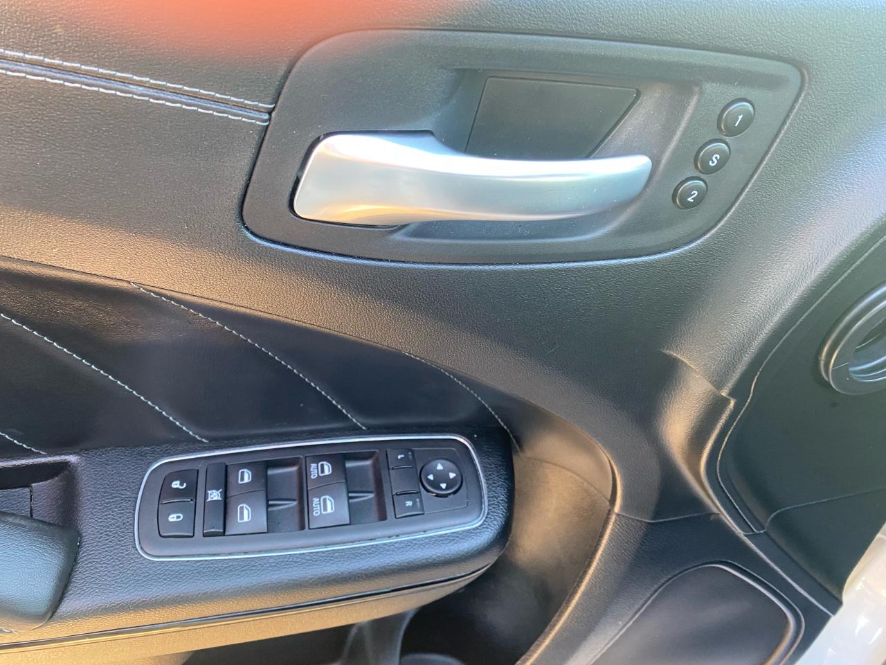 2023 Dodge Charger SXT AWD - Photo #6