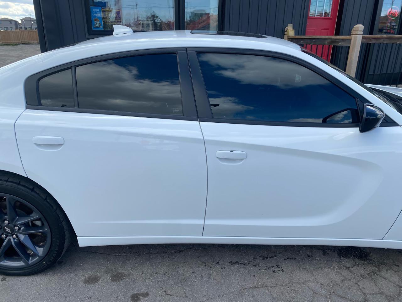 2023 Dodge Charger SXT AWD Photo3