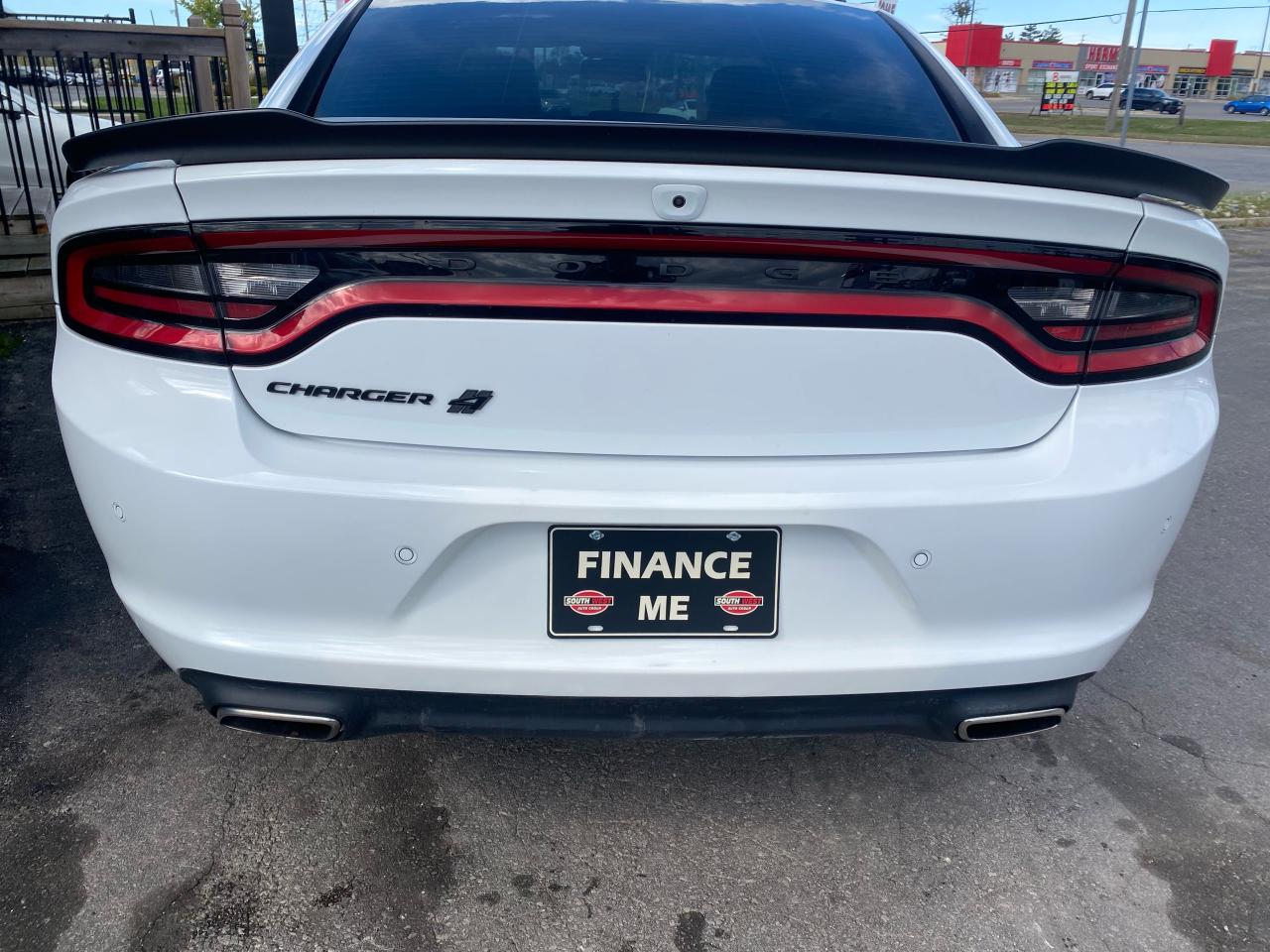 2023 Dodge Charger SXT AWD Photo4