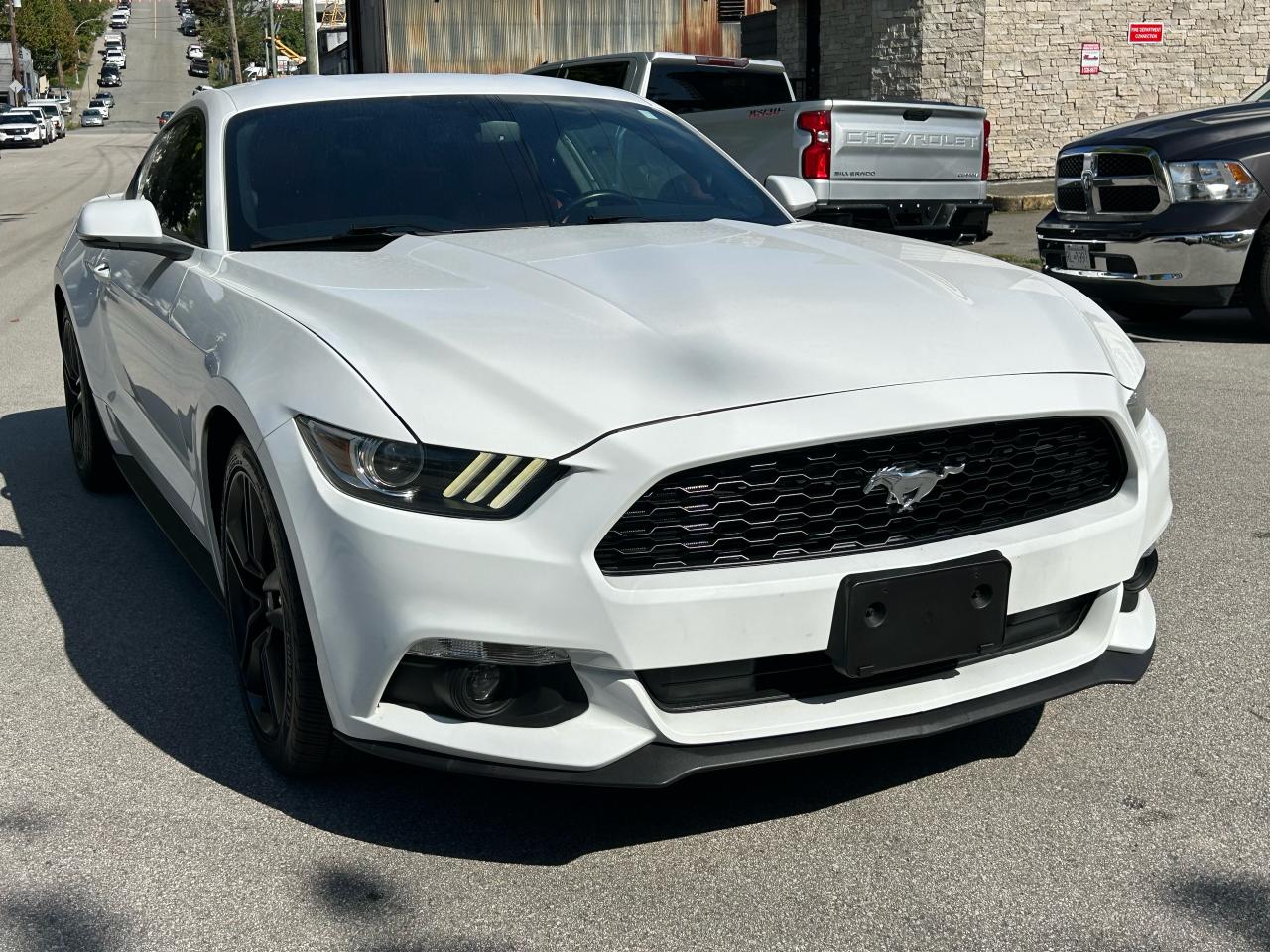 2016 Ford Mustang EcoBoost Premium - Photo #4