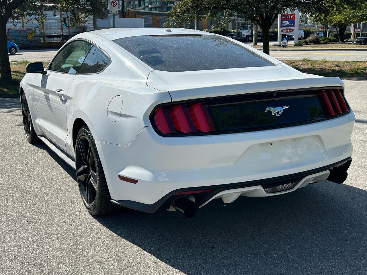 2016 Ford Mustang EcoBoost Premium - Photo #3
