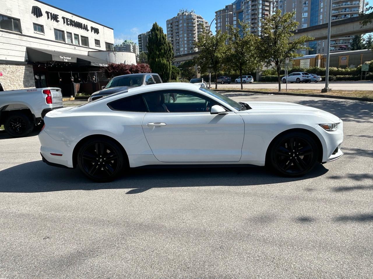 2016 Ford Mustang EcoBoost Premium - Photo #5