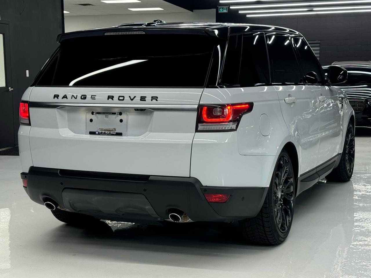 2016 Land Rover Range Rover Sport HSE|Td6|NAV|BACKUP|FCW|PANO|BSM|COOLED SEATS| - Photo #4