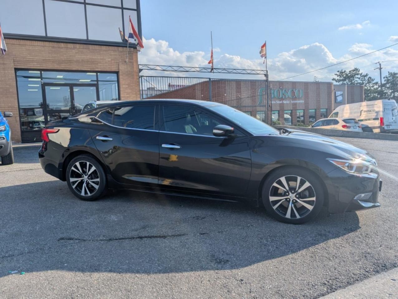 2018 Nissan Maxima SL / NAVI / LEATHER / SUNROOF - Photo #2