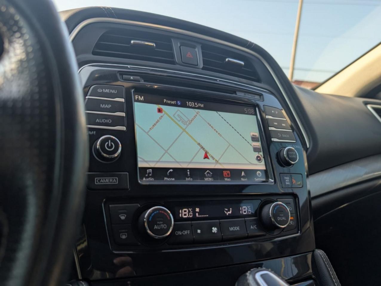 2018 Nissan Maxima SL / NAVI / LEATHER / SUNROOF - Photo #16