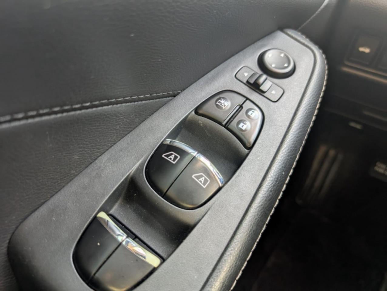 2018 Nissan Maxima SL / NAVI / LEATHER / SUNROOF - Photo #17