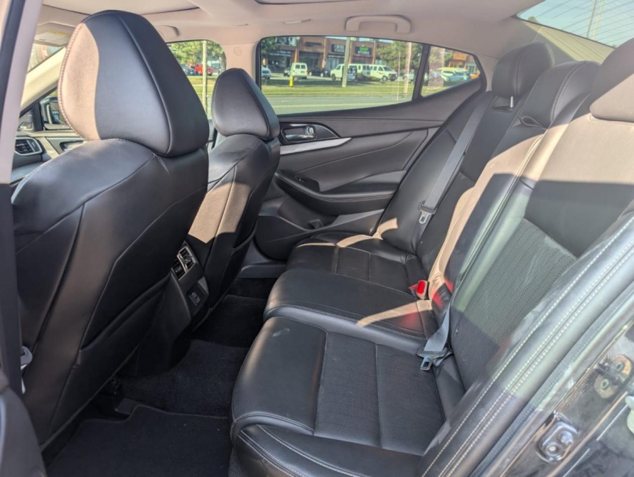 2018 Nissan Maxima SL / NAVI / LEATHER / SUNROOF - Photo #25