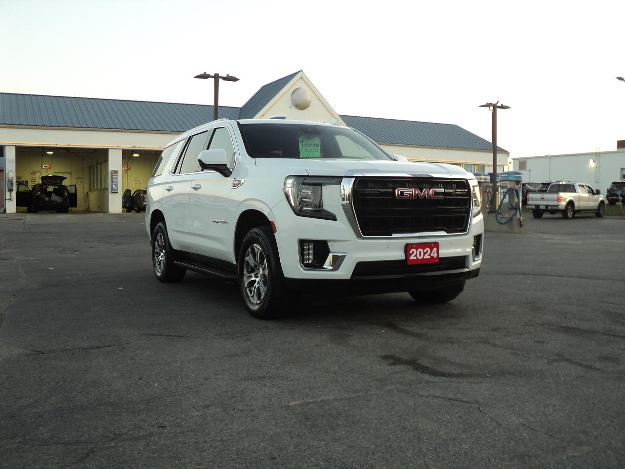 2024 GMC Yukon SLE 4WD 5.3L8cyl 8Passenger - Photo #4