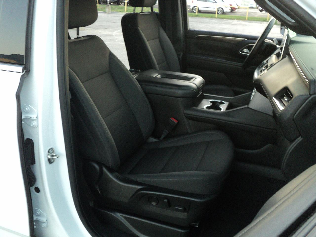 2024 GMC Yukon SLE 4WD 5.3L8cyl 8Passenger - Photo #12