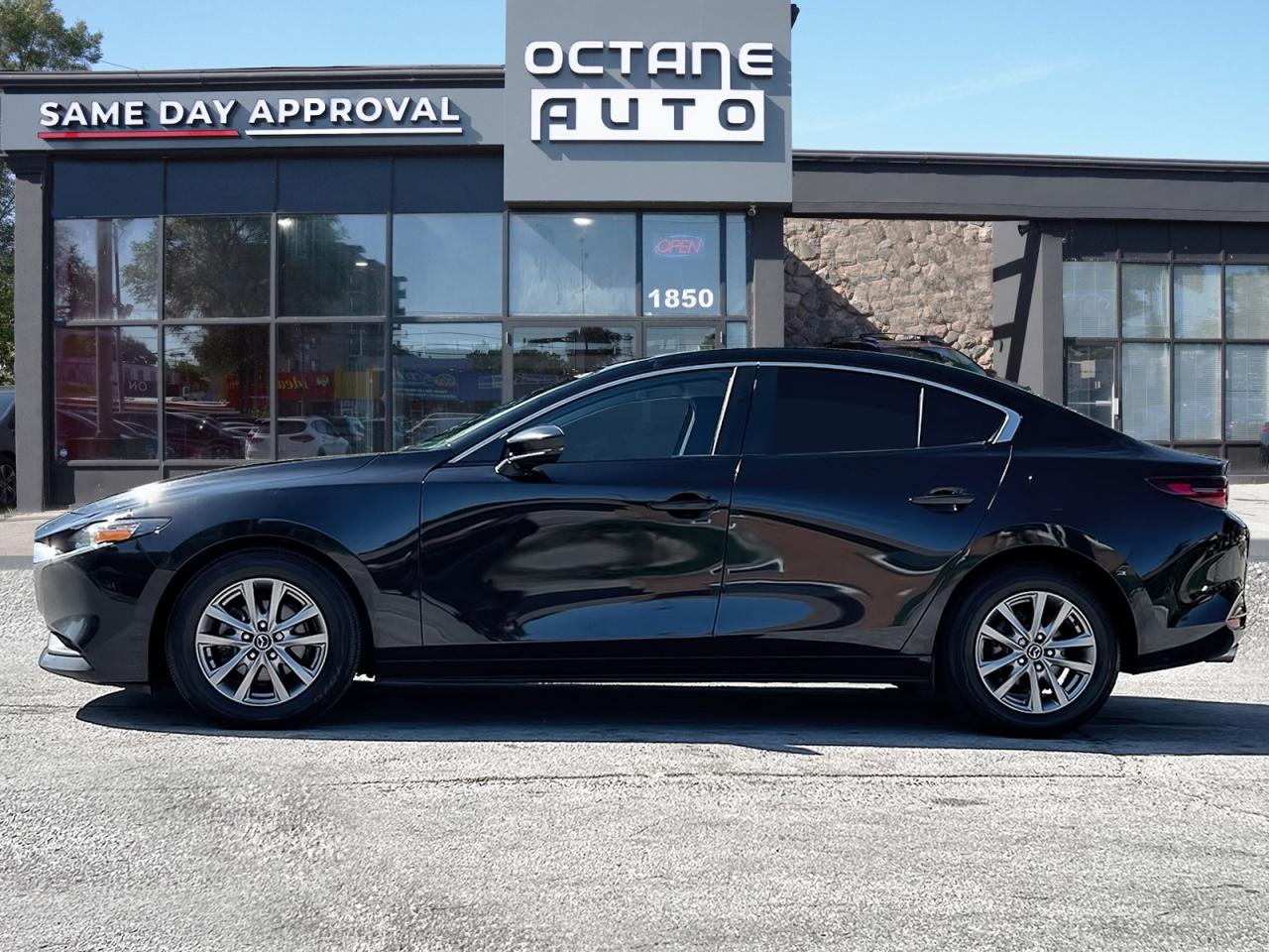 2019 Mazda MAZDA3 GS Photo2