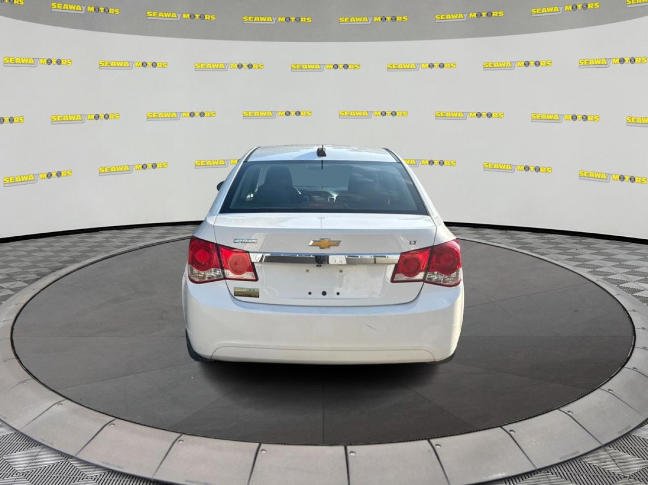 2015 Chevrolet Cruze 1LT - Photo #4