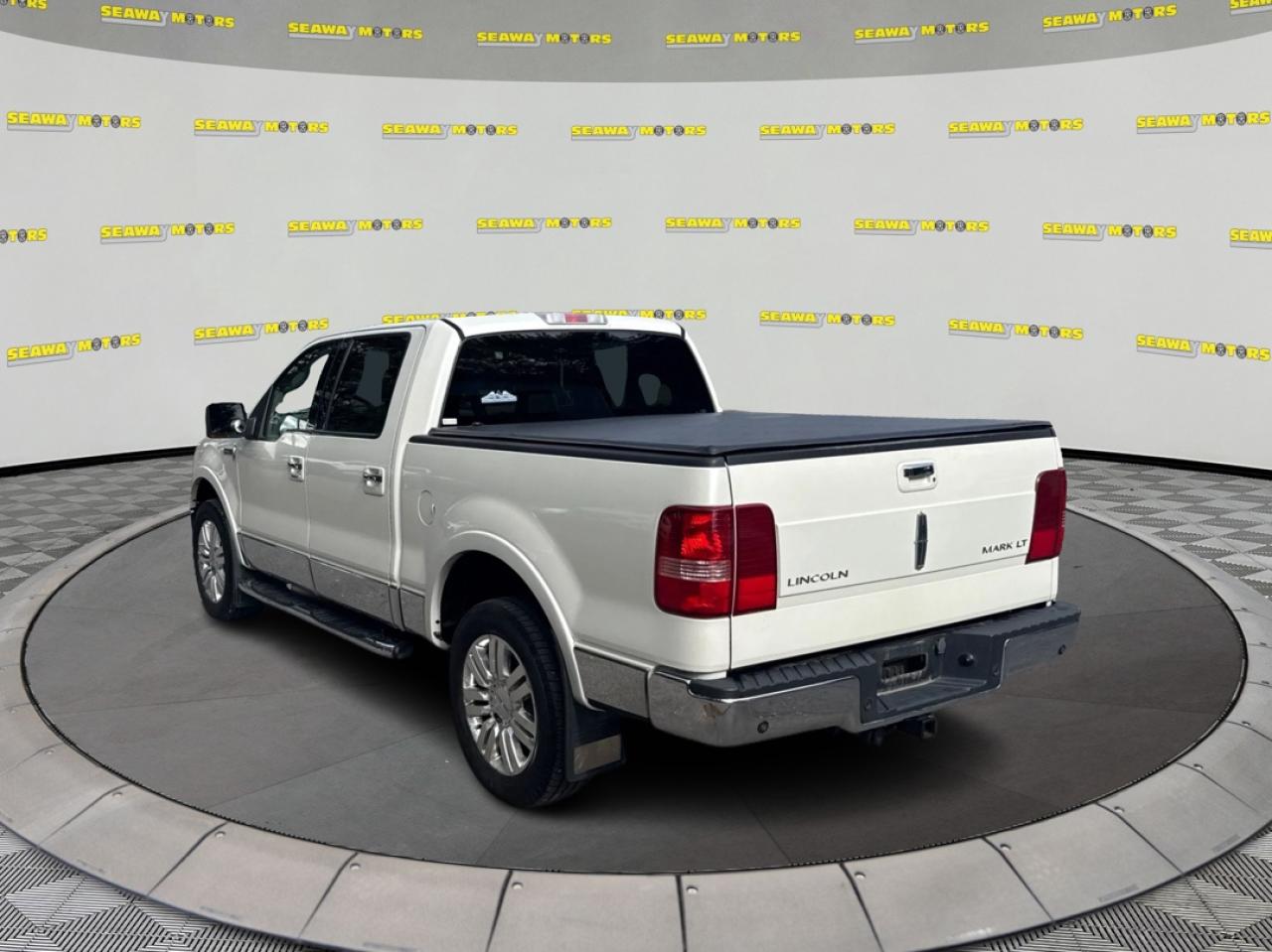2006 Lincoln Mark LT  - Photo #5