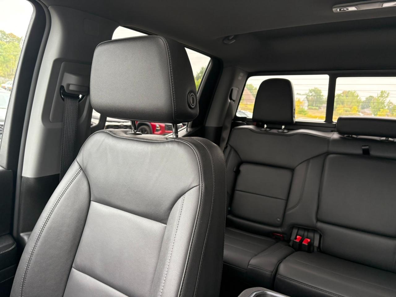 2025 Chevrolet Silverado 1500 LT Trail Boss One Owner | Leather | Sunroof | 20" Wheels Photo