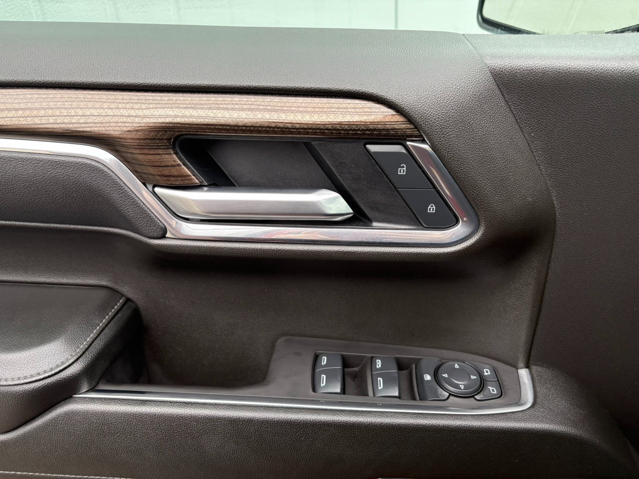 2025 Chevrolet Silverado 1500 LT Trail Boss One Owner | Leather | Sunroof | 20" Wheels Photo