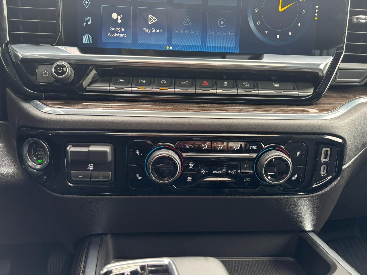 2025 Chevrolet Silverado 1500 LT Trail Boss One Owner | Leather | Sunroof | 20" Wheels Photo