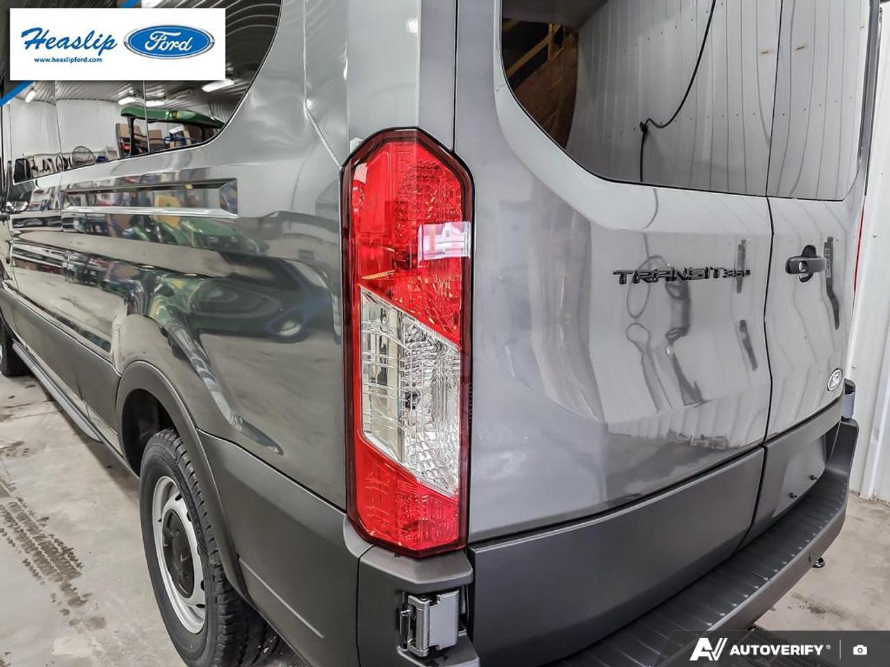 2026 Ford Transit Passenger Wagon XL Photo