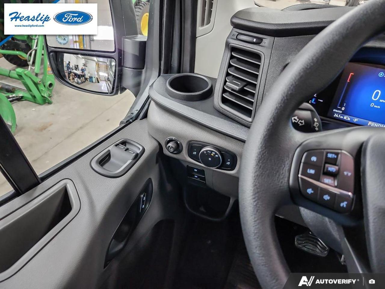 2026 Ford Transit Passenger Wagon XL Photo