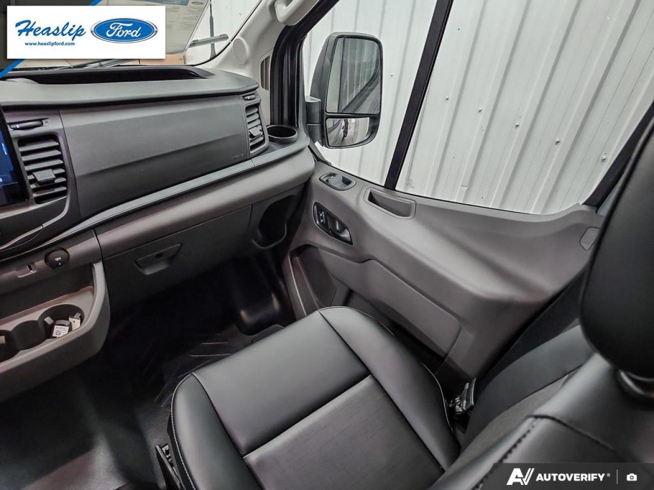 2026 Ford Transit Passenger Wagon XL Photo