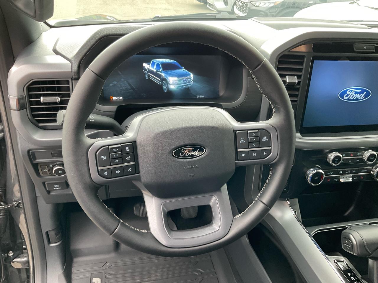 2025 Ford F-150 XLT Photo5