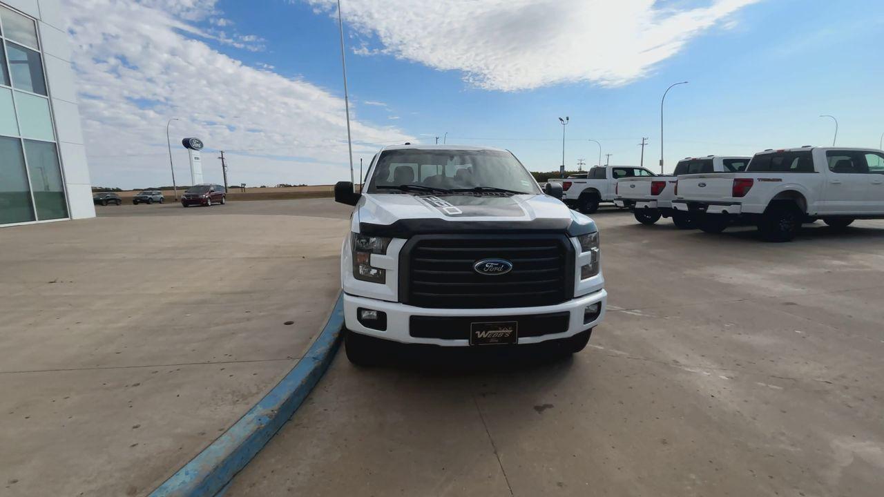 2016 Ford F-150 XLT 4WD SuperCrew 145 Photo5