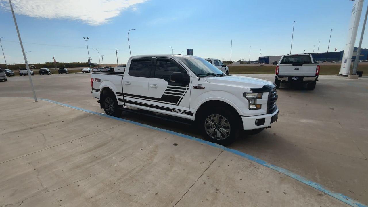 2016 Ford F-150 XLT 4WD SuperCrew 145 Photo