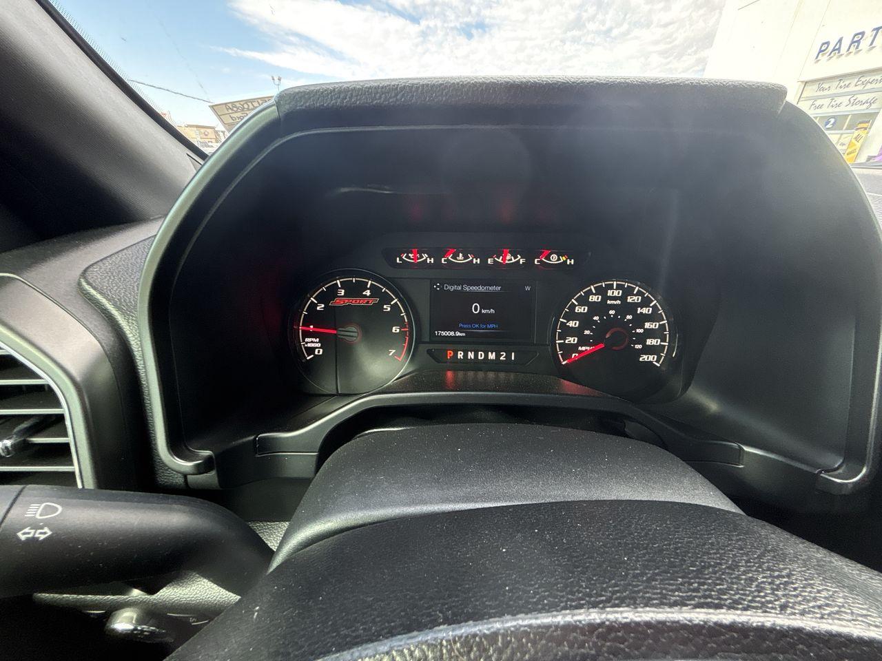 2016 Ford F-150 XLT 4WD SuperCrew 145 Photo5