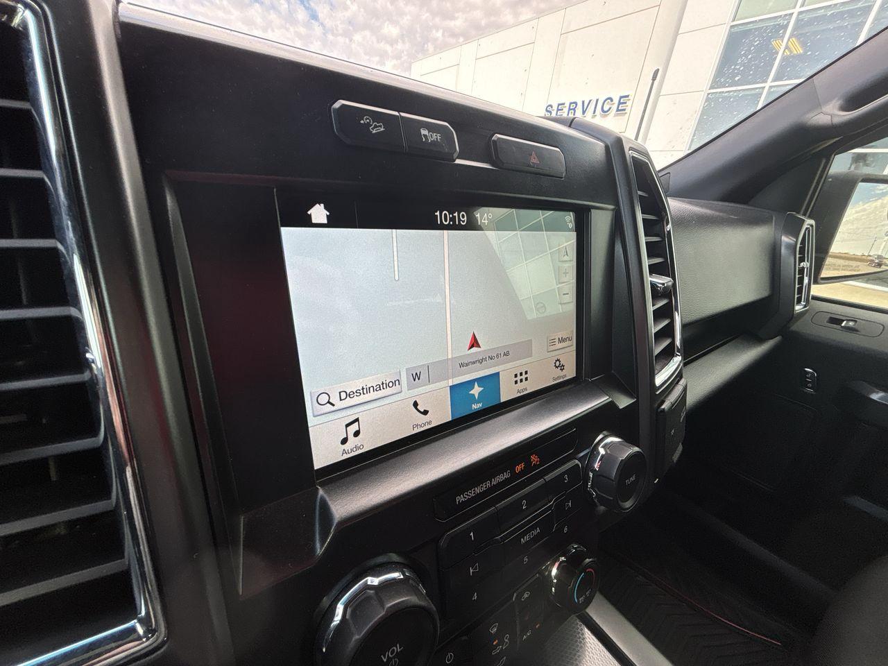 2016 Ford F-150 XLT 4WD SuperCrew 145 Photo5