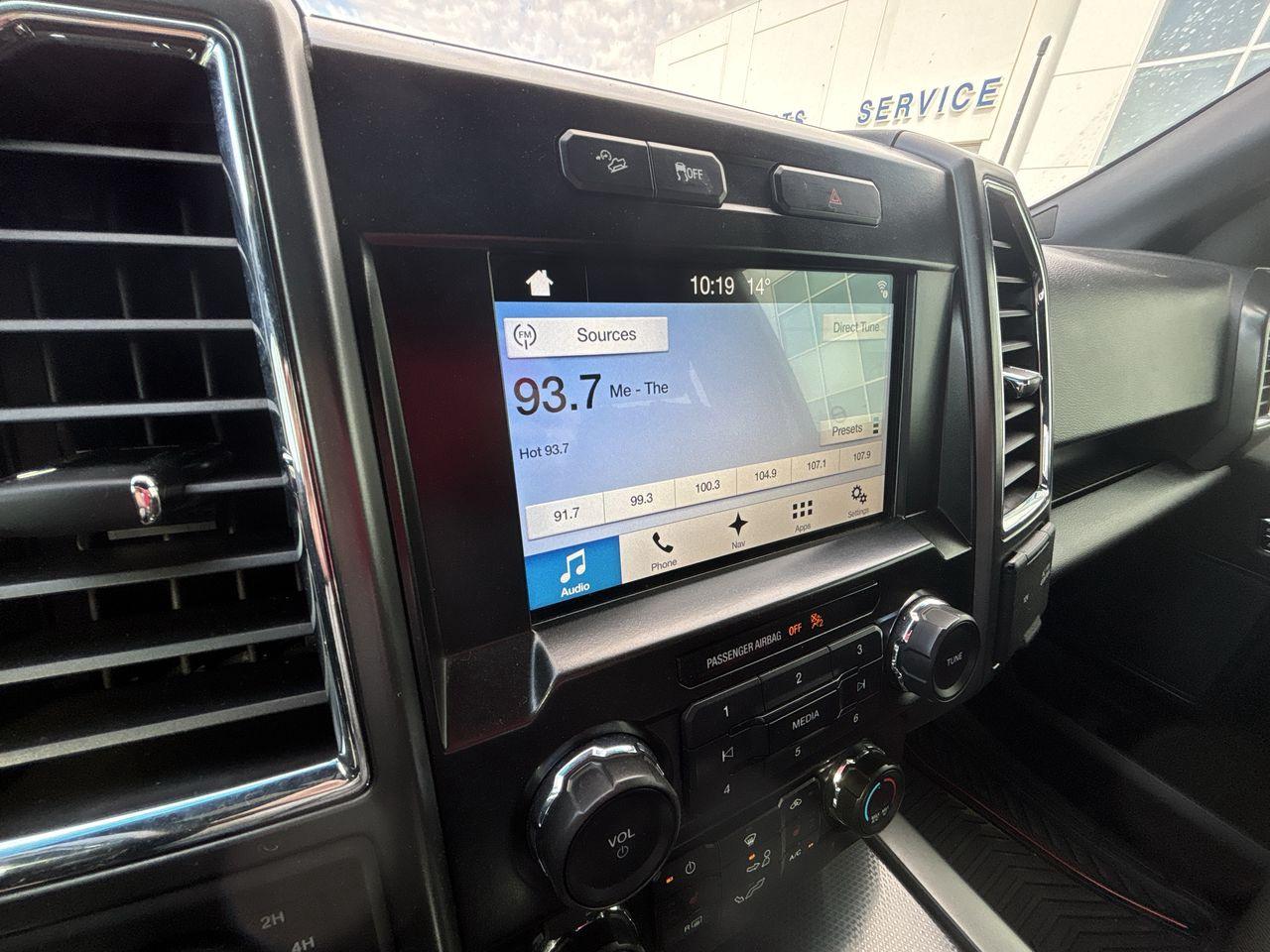 2016 Ford F-150 XLT 4WD SuperCrew 145 Photo5