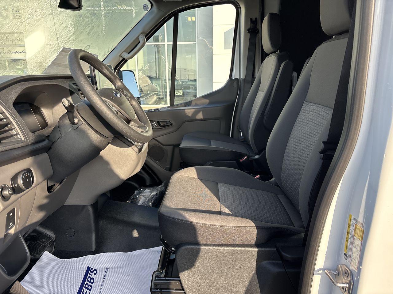 2026 Ford Transit 250 MR CARGO Photo