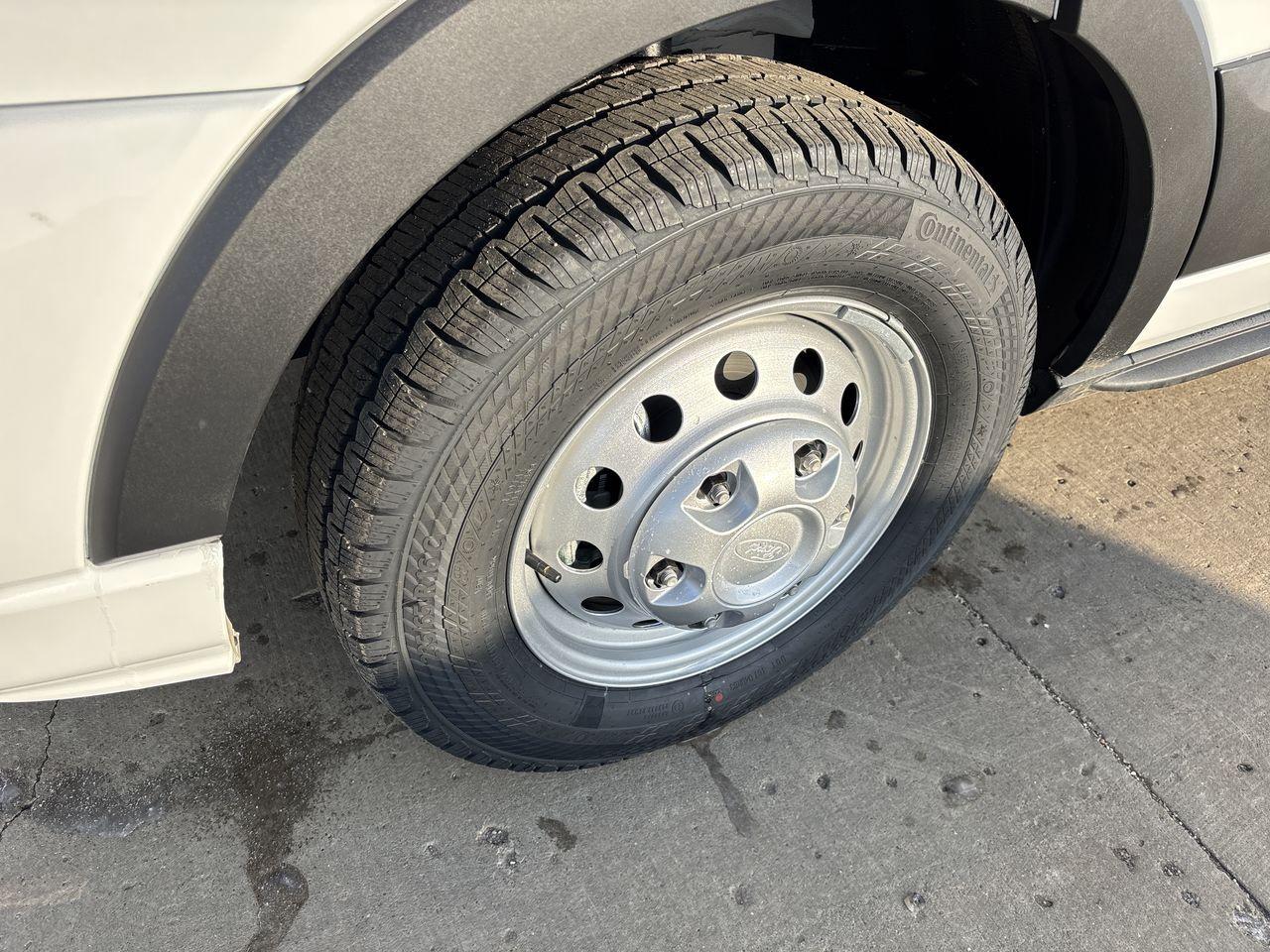 2026 Ford Transit 250 MR CARGO Photo