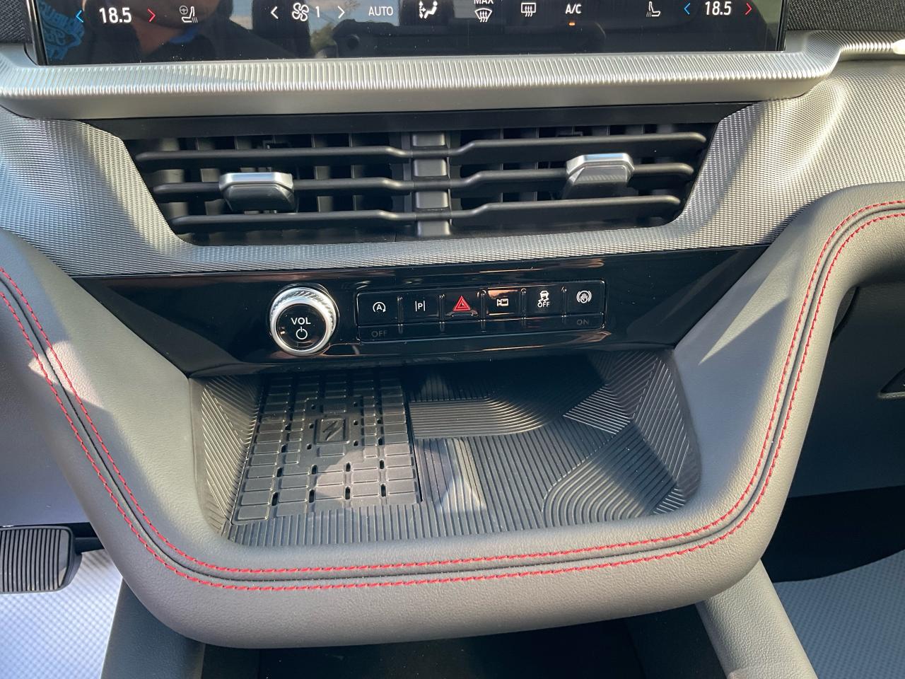 2025 Ford Explorer ST-Line Photo5