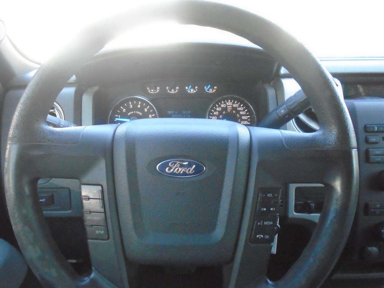 2014 Ford F-150 4WD SuperCrew 157  XLT - Photo #9
