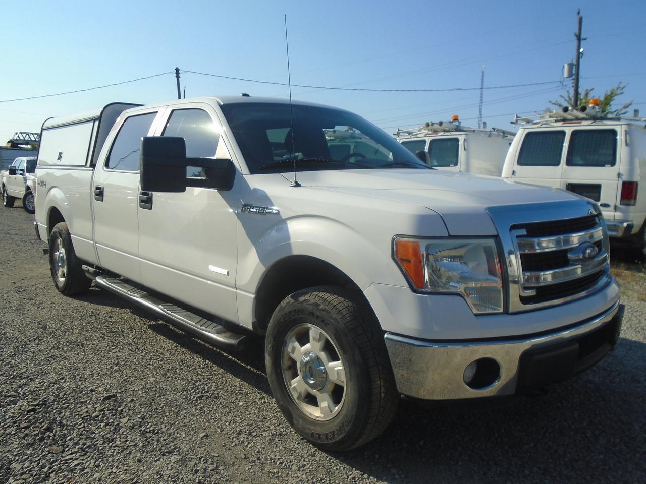 2014 Ford F-150 4WD SuperCrew 157 XLT + TOW PKG Photo3