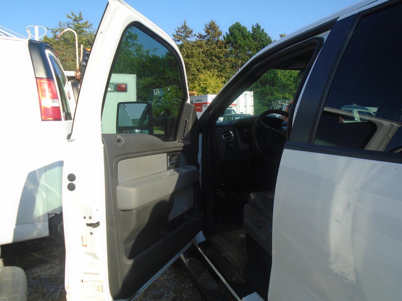 2014 Ford F-150 4WD SuperCrew 157 XLT + TOW PKG Photo