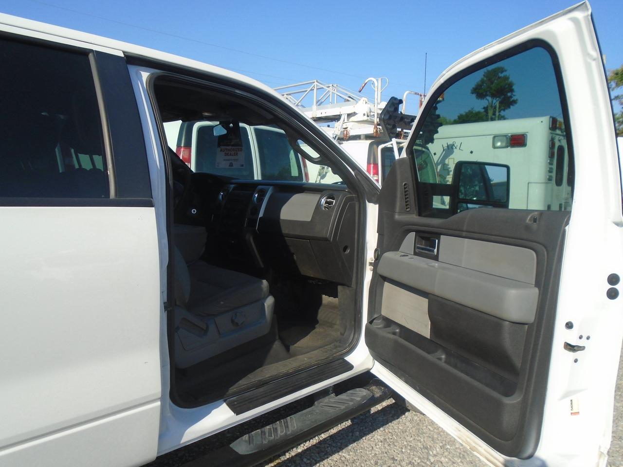 2014 Ford F-150 4WD SuperCrew 157 XLT + TOW PKG Photo