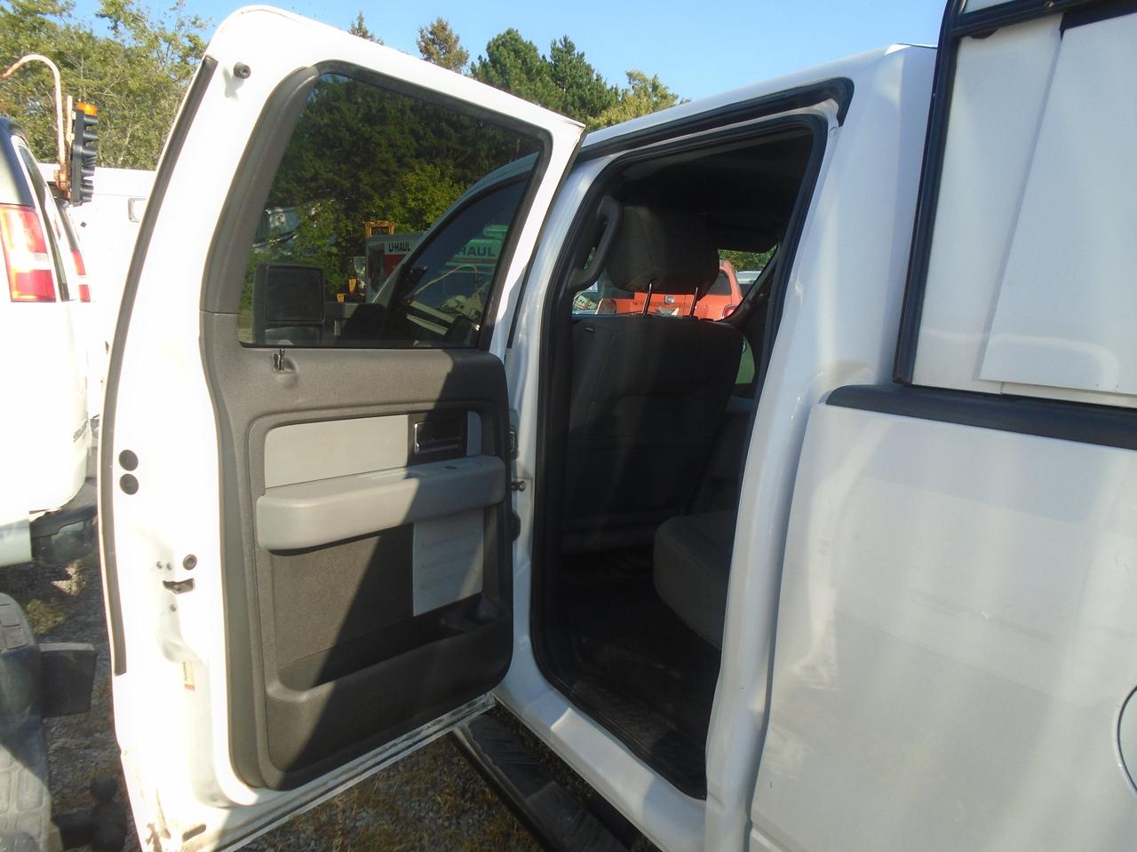 2014 Ford F-150 4WD SuperCrew 157 XLT + TOW PKG Photo