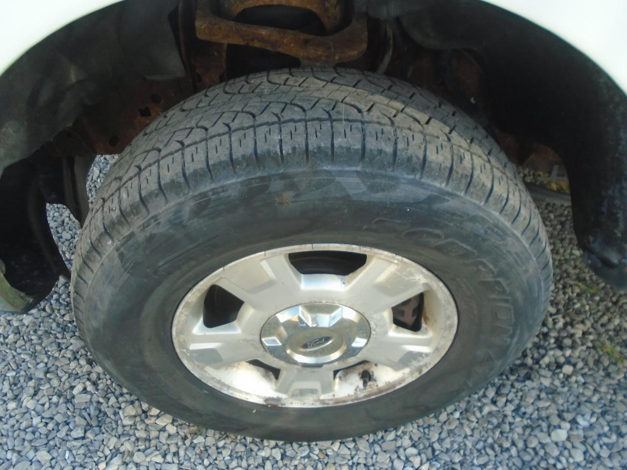 2014 Ford F-150 4WD SuperCrew 157 XLT + TOW PKG Photo