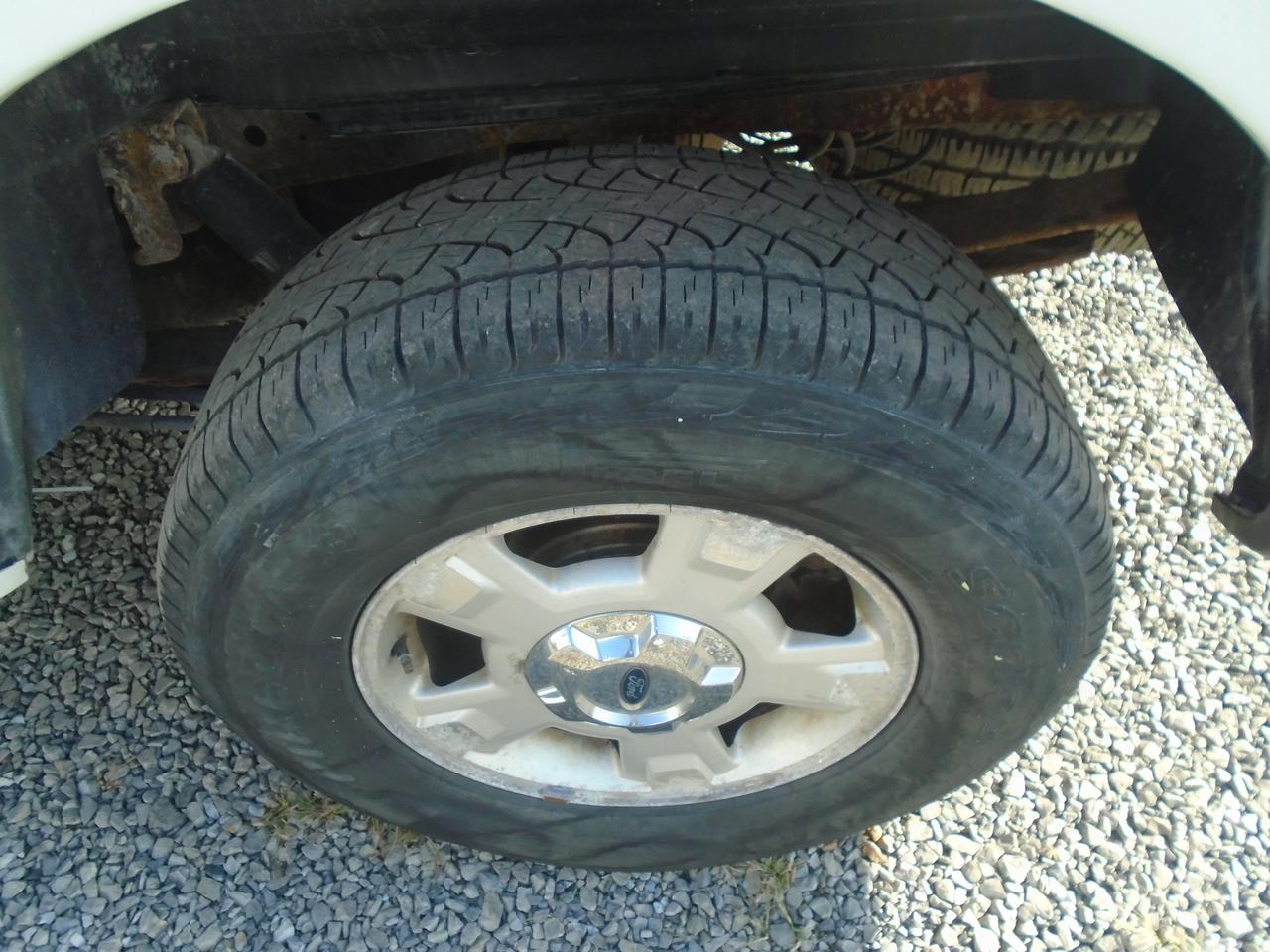 2014 Ford F-150 4WD SuperCrew 157 XLT + TOW PKG Photo