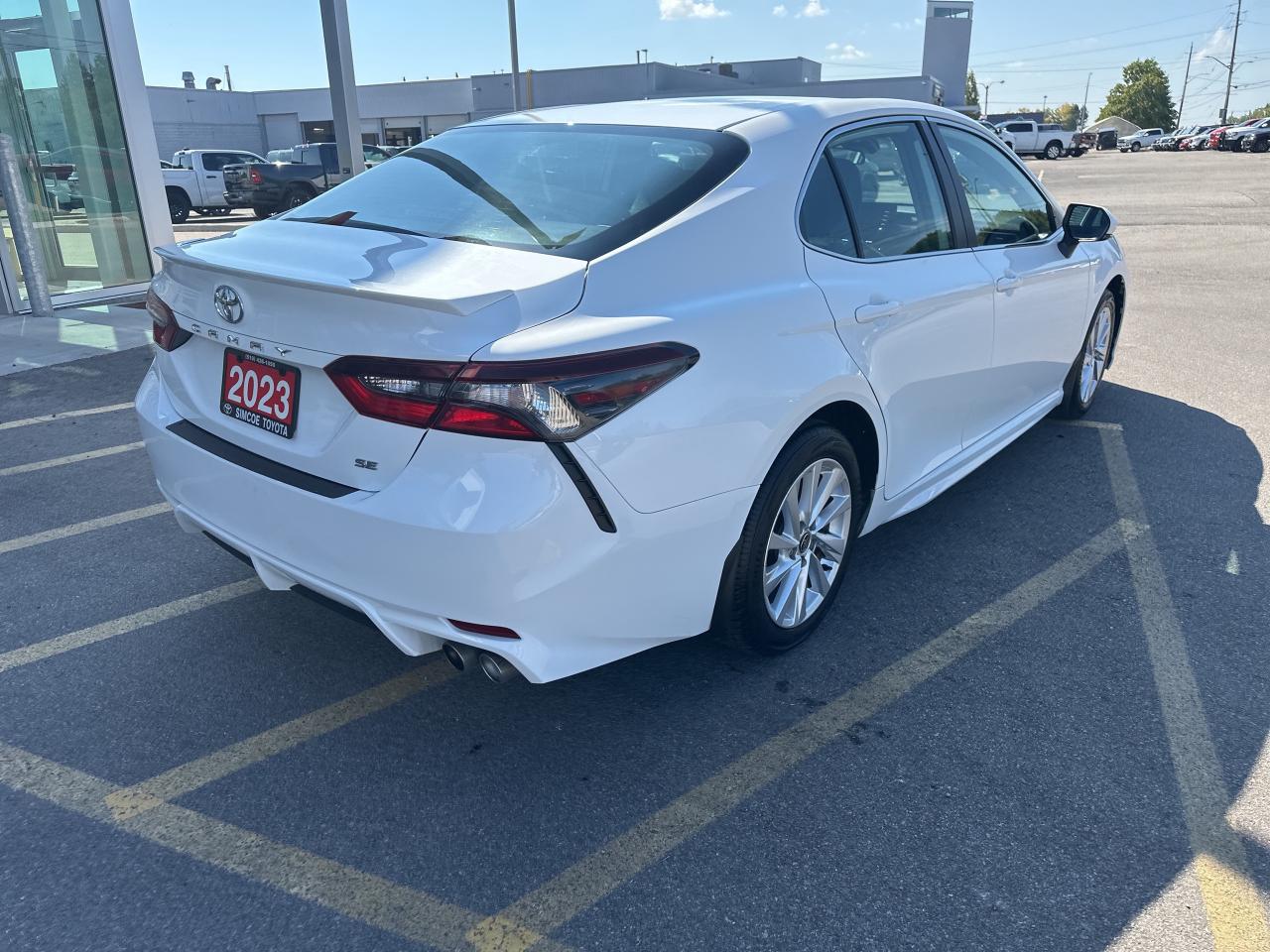 2023 Toyota Camry SE Photo4