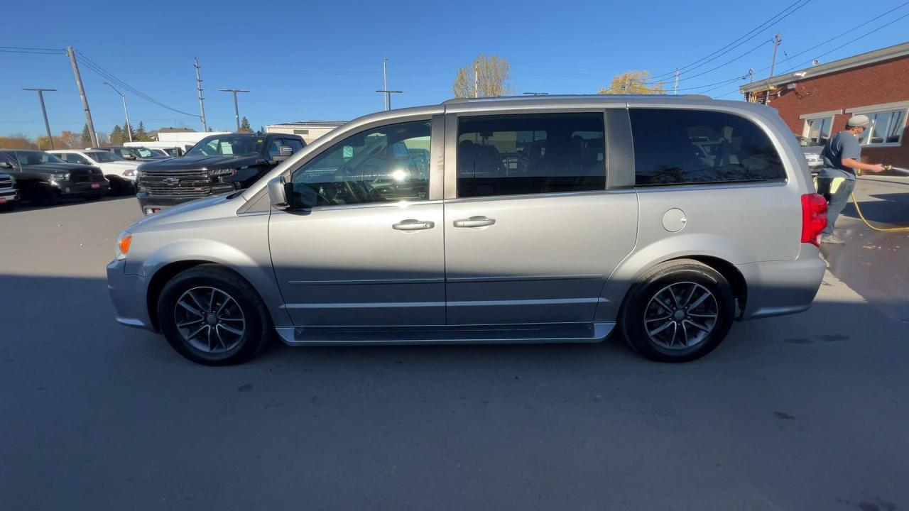 2016 Dodge Grand Caravan PREMIUM PLUS | 7-PASS |LEATHER | DVD | 17IN ALLOYS Photo4