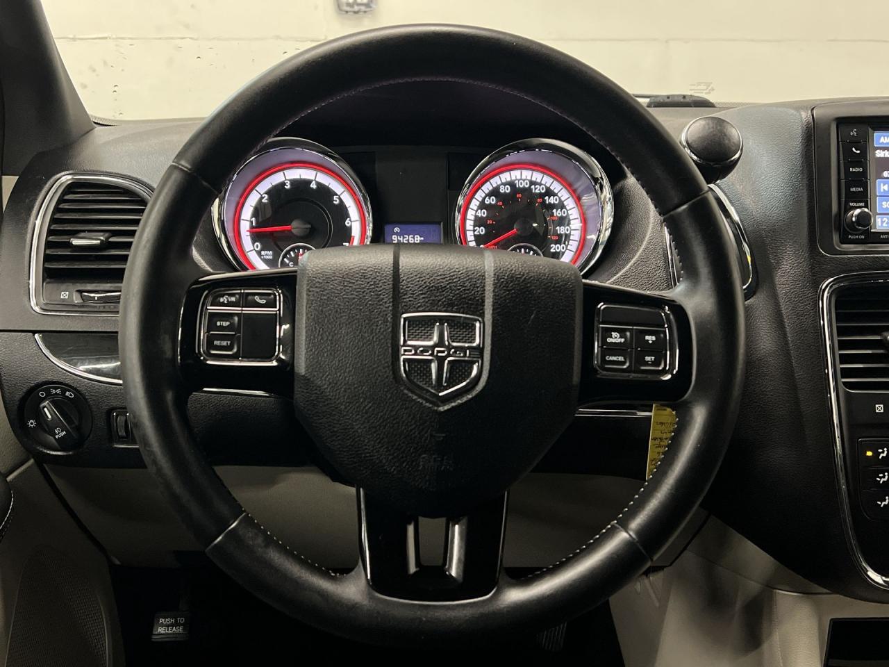 2016 Dodge Grand Caravan PREMIUM PLUS | 7-PASS |LEATHER | DVD | 17IN ALLOYS Photo