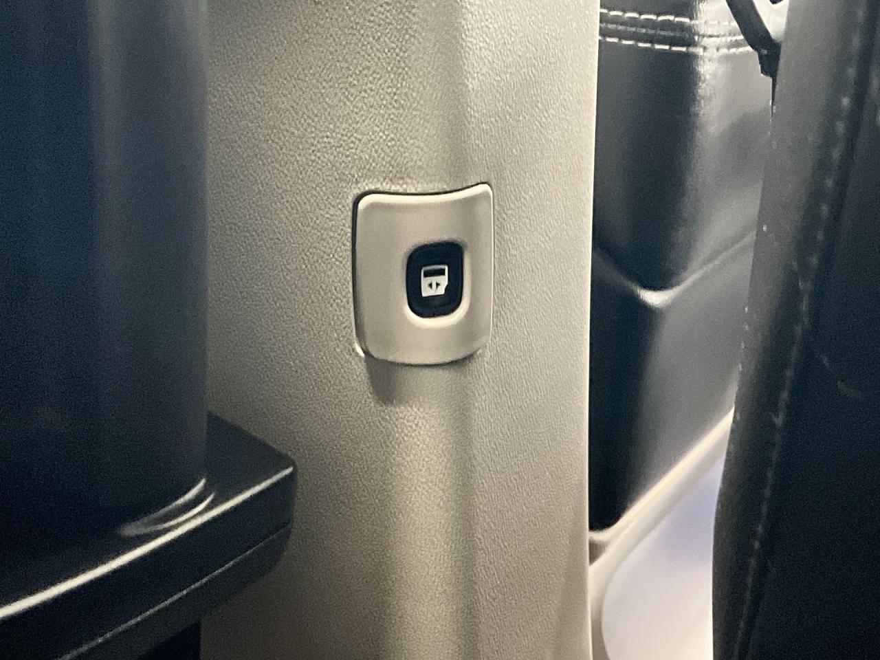 2016 Dodge Grand Caravan PREMIUM PLUS | 7-PASS |LEATHER | DVD | 17IN ALLOYS Photo