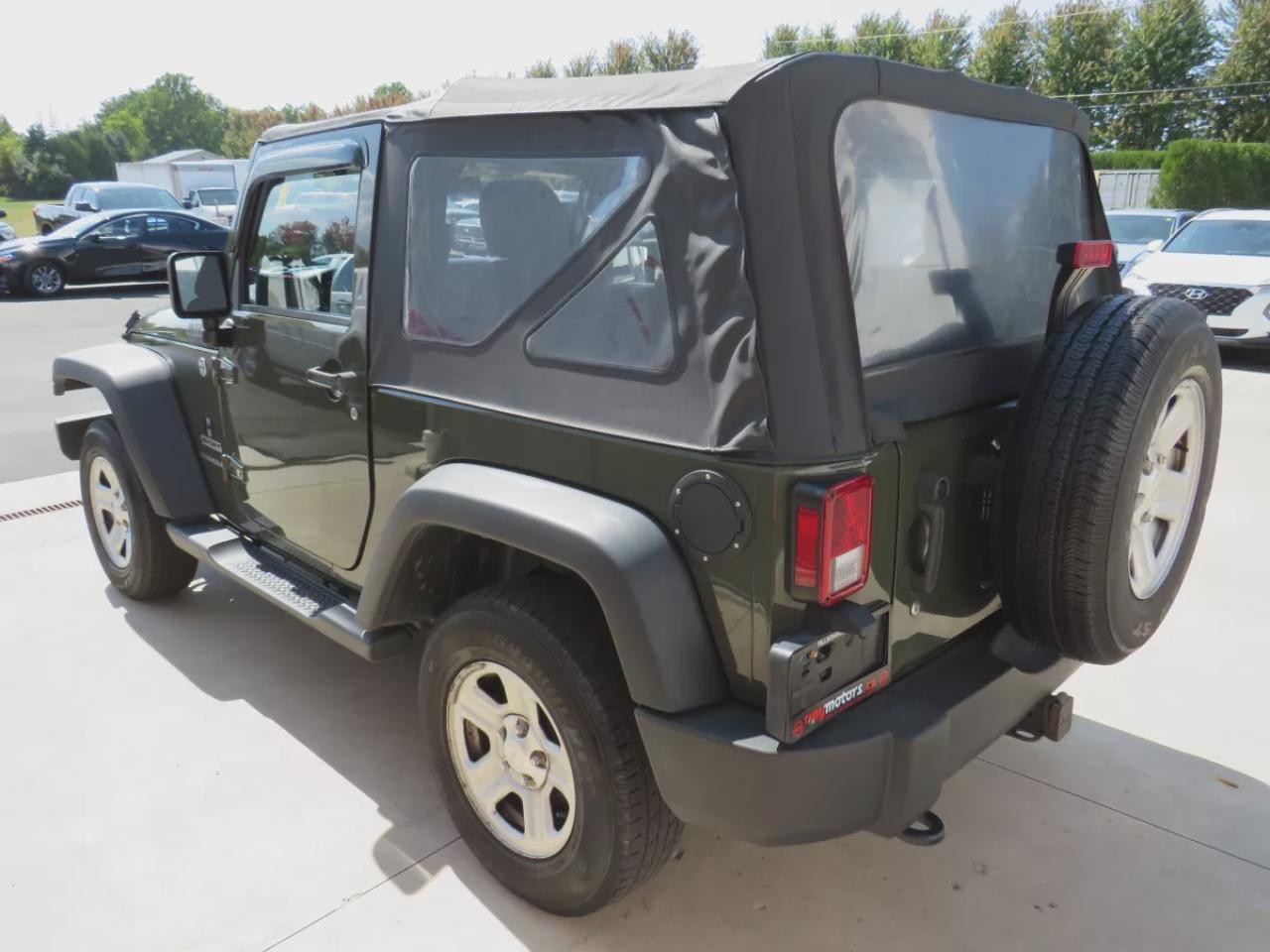 2015 Jeep Wrangler Sport (**SAFETY/CERTIFIED!!**MANUAL TRANSMISSION**4WD**ALLOY RIMS**RUNNING BOARDS**TRAILER HITCH**SOFT TOP**CUSTOM JEEP RUBBER FLOOR MATS**CRUISE CONTROL**) Photo2