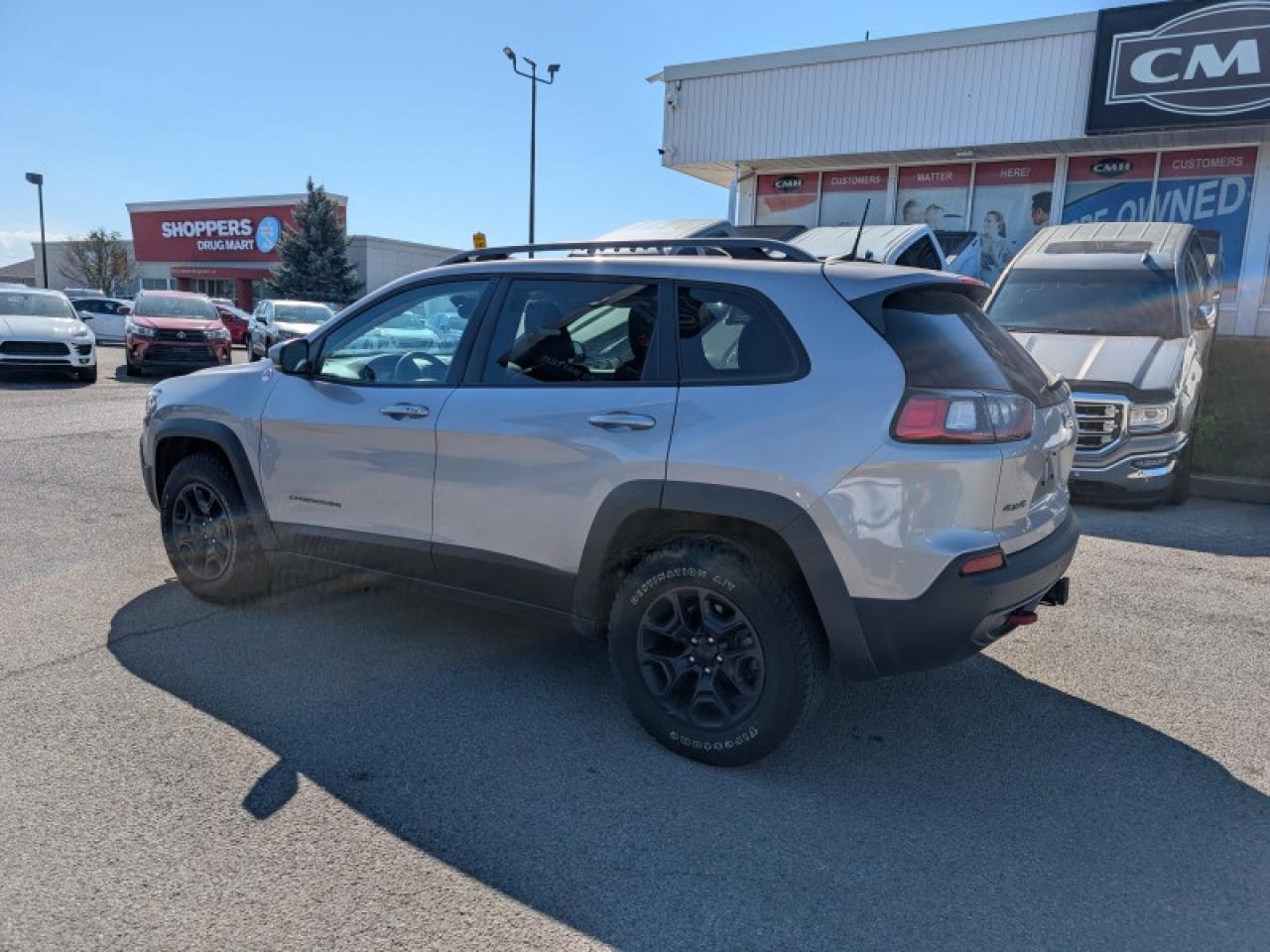 2020 Jeep Cherokee Trailhawk  **VERY LOW KMS - PANO SUNROOF** Photo2