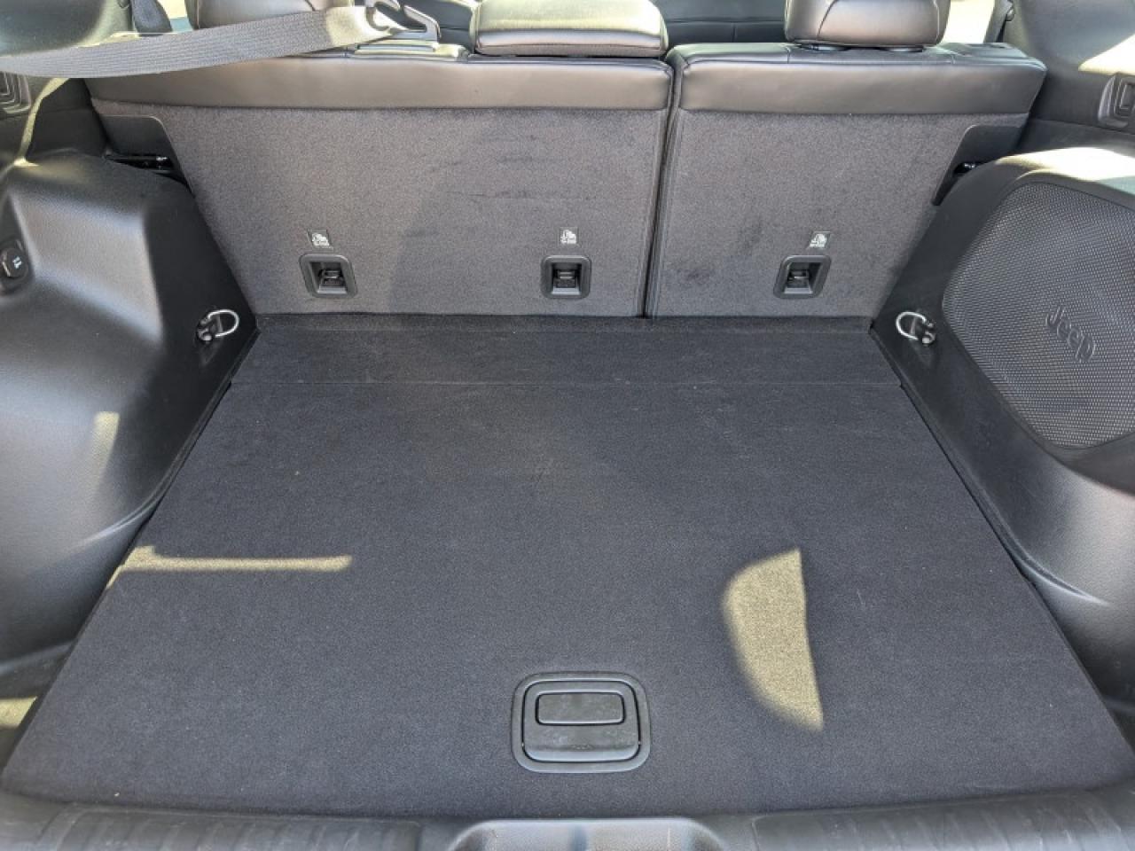 2020 Jeep Cherokee Trailhawk  **VERY LOW KMS - PANO SUNROOF** Photo