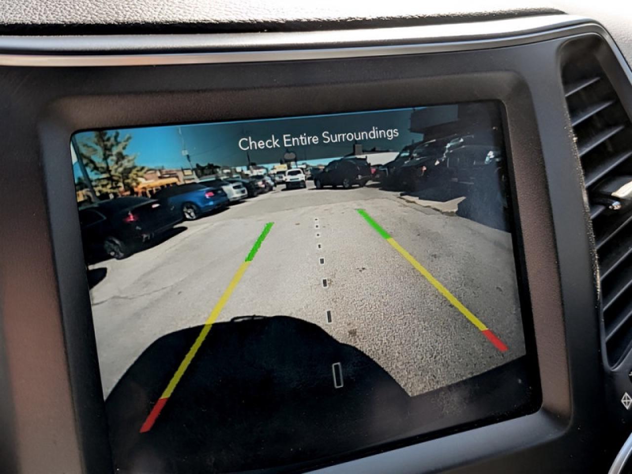 2020 Jeep Cherokee Trailhawk  **VERY LOW KMS - PANO SUNROOF** Photo