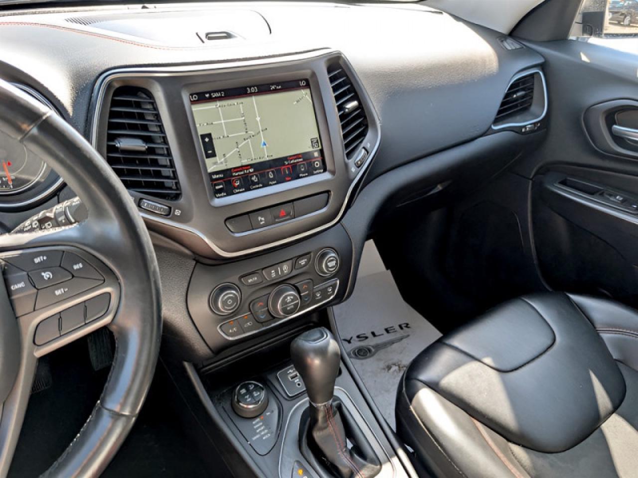 2020 Jeep Cherokee Trailhawk  **VERY LOW KMS - PANO SUNROOF** Photo